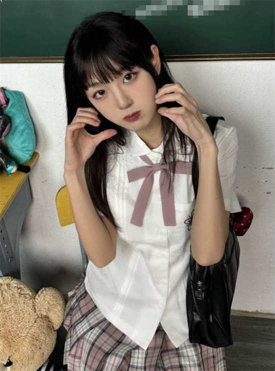 约会刚毕业的美女高学生 反差美少女JK诱惑|黑料吃瓜网